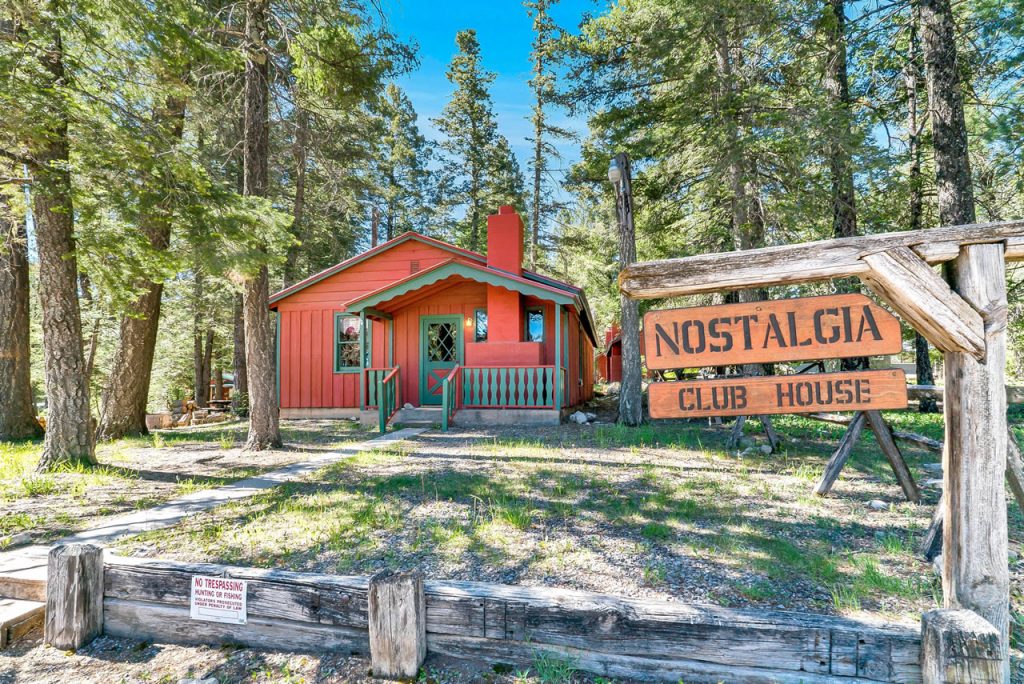Nostalgia Club Spruce Cabins